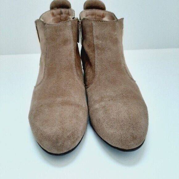 RUSSELL & BROMLEY Suede Ankle Boots Low Heel Side Zippers Beige Sz 7.5 - Picture 4 of 11